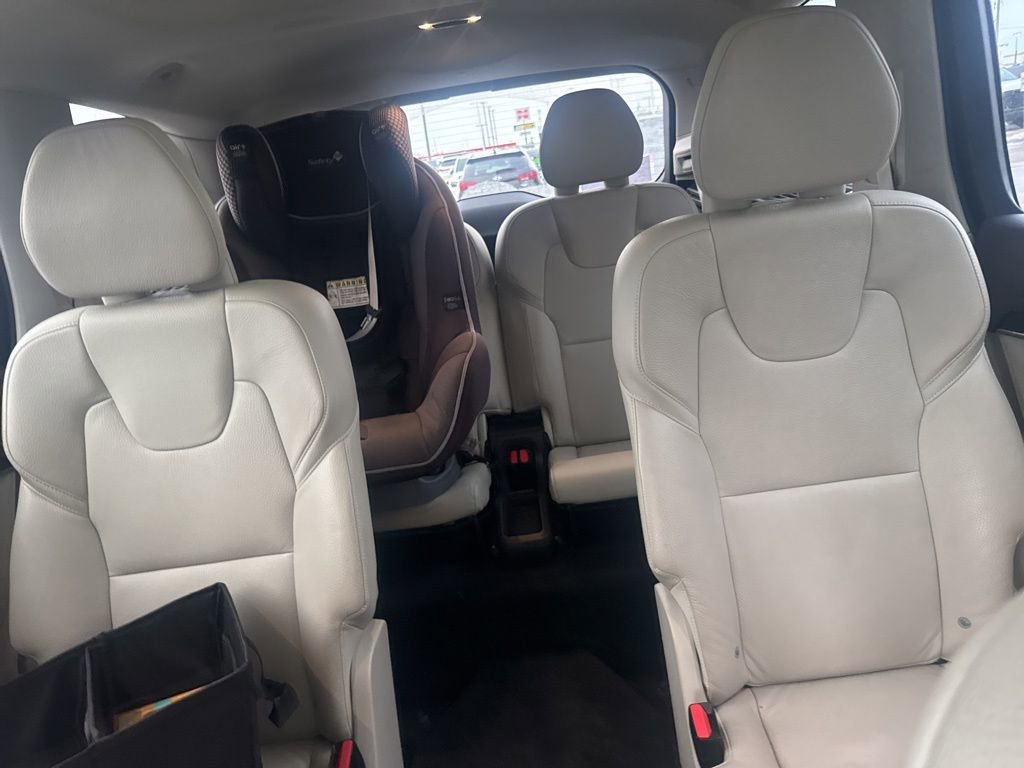 Used 2020 Volvo XC90 T6 Momentum image 14