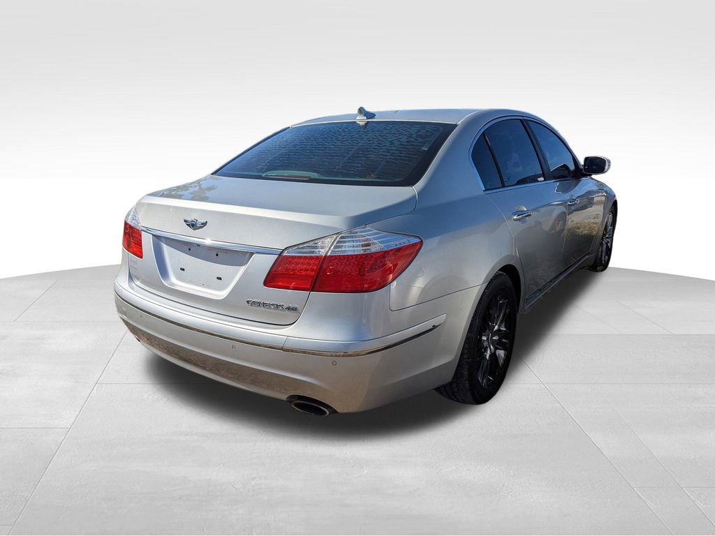 Used 2011 Hyundai Genesis 4.6 image 2