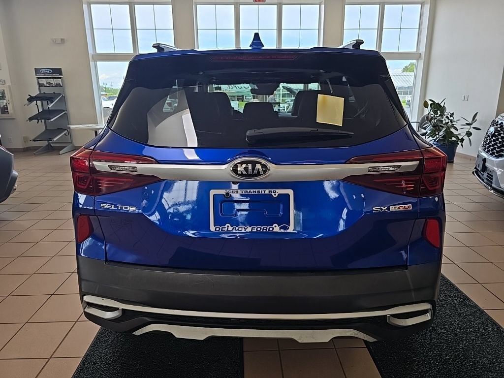 Used 2021 Kia Seltos SX w/ SX Sunroof Package AWD/4WD image 6