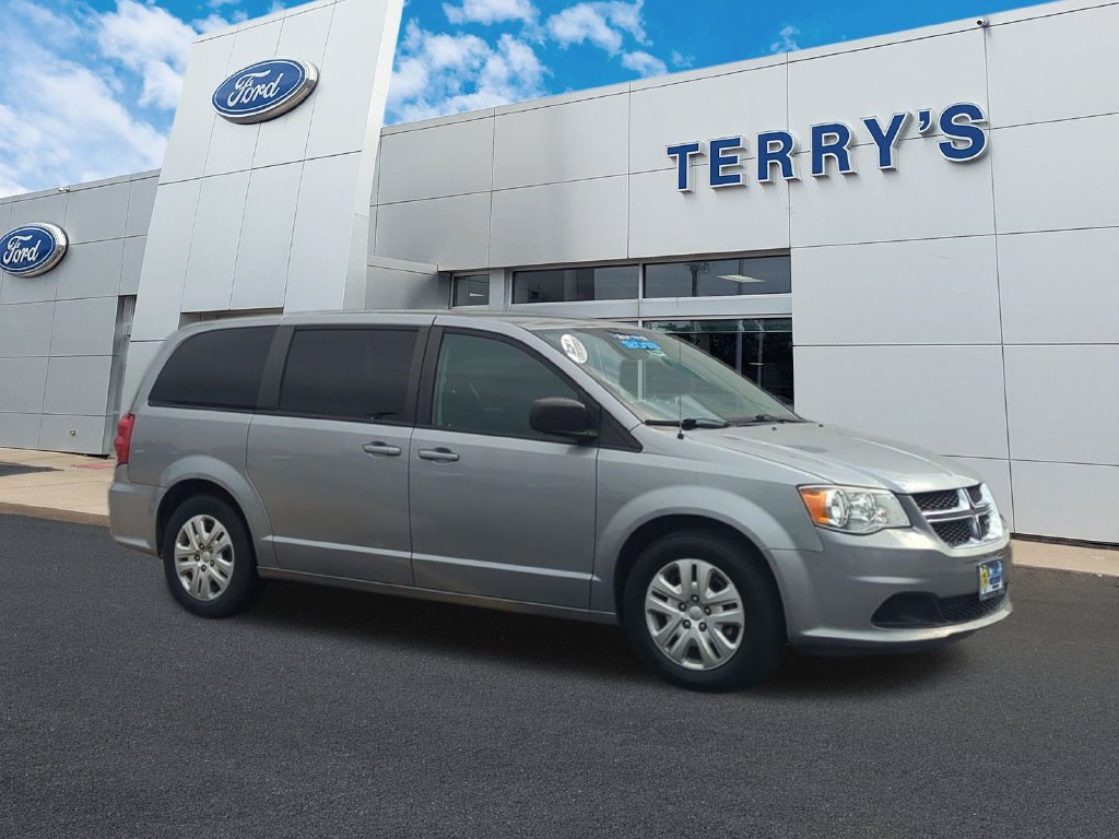 Used 2018 Dodge Grand Caravan SE w/ UConnect Hands-Free Group