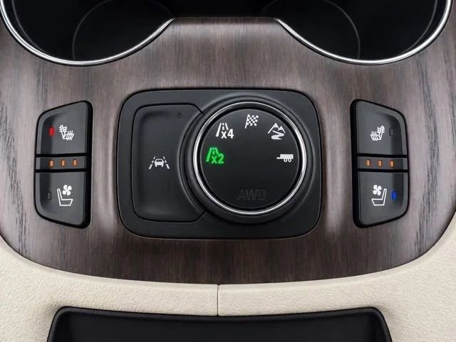 Used 2023 GMC Acadia Denali w/ Denali Ultimate Package AWD/4WD image 28