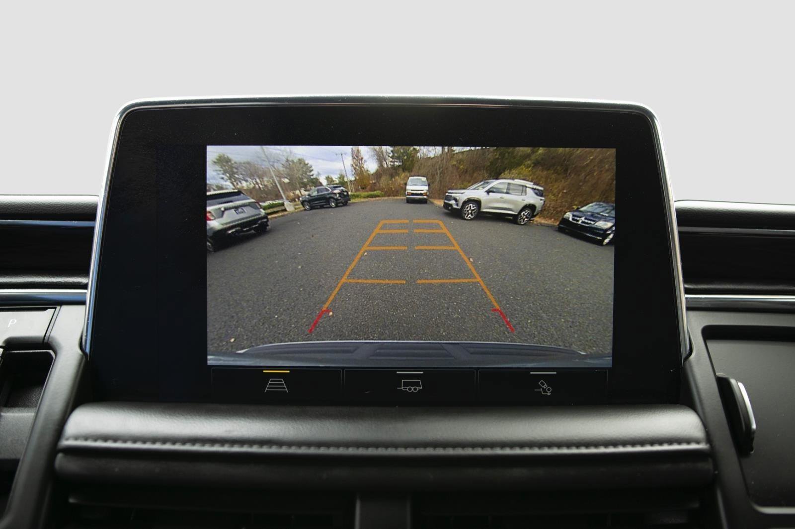 Used 2023 Chevrolet Suburban Z71 w/ Max Trailering Package image 13