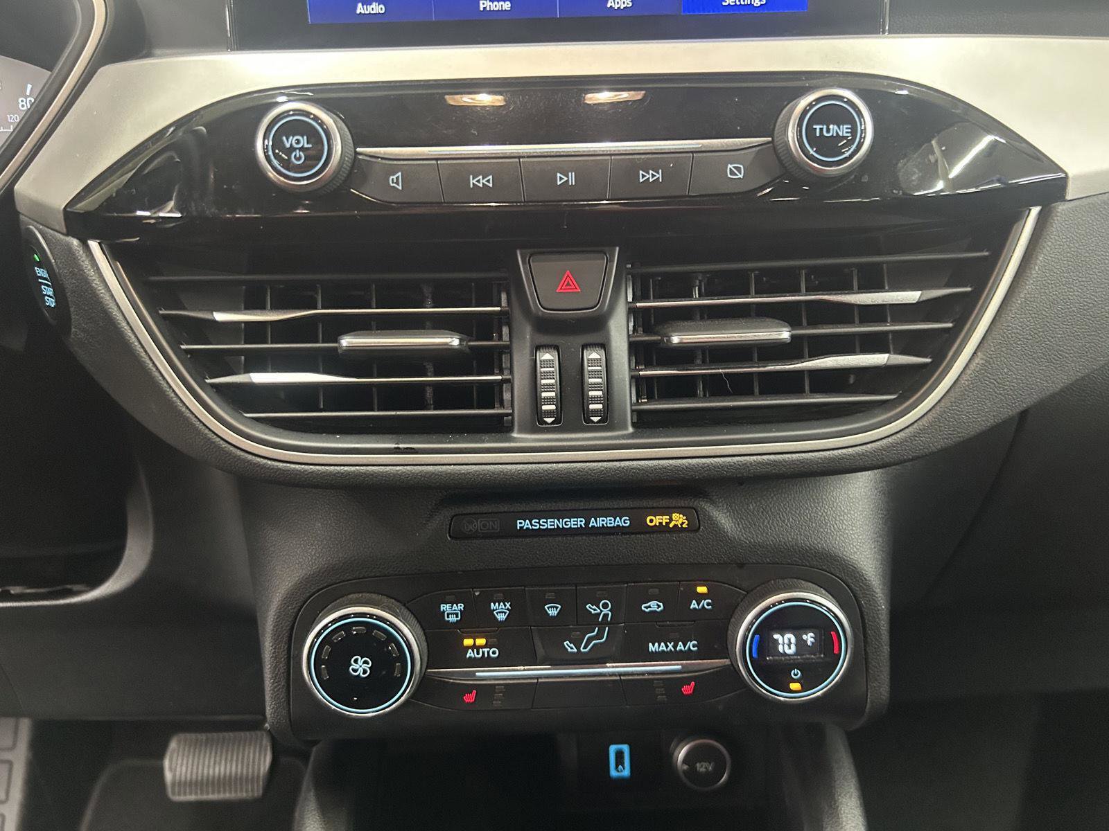 Used 2020 Ford Escape SE image 15