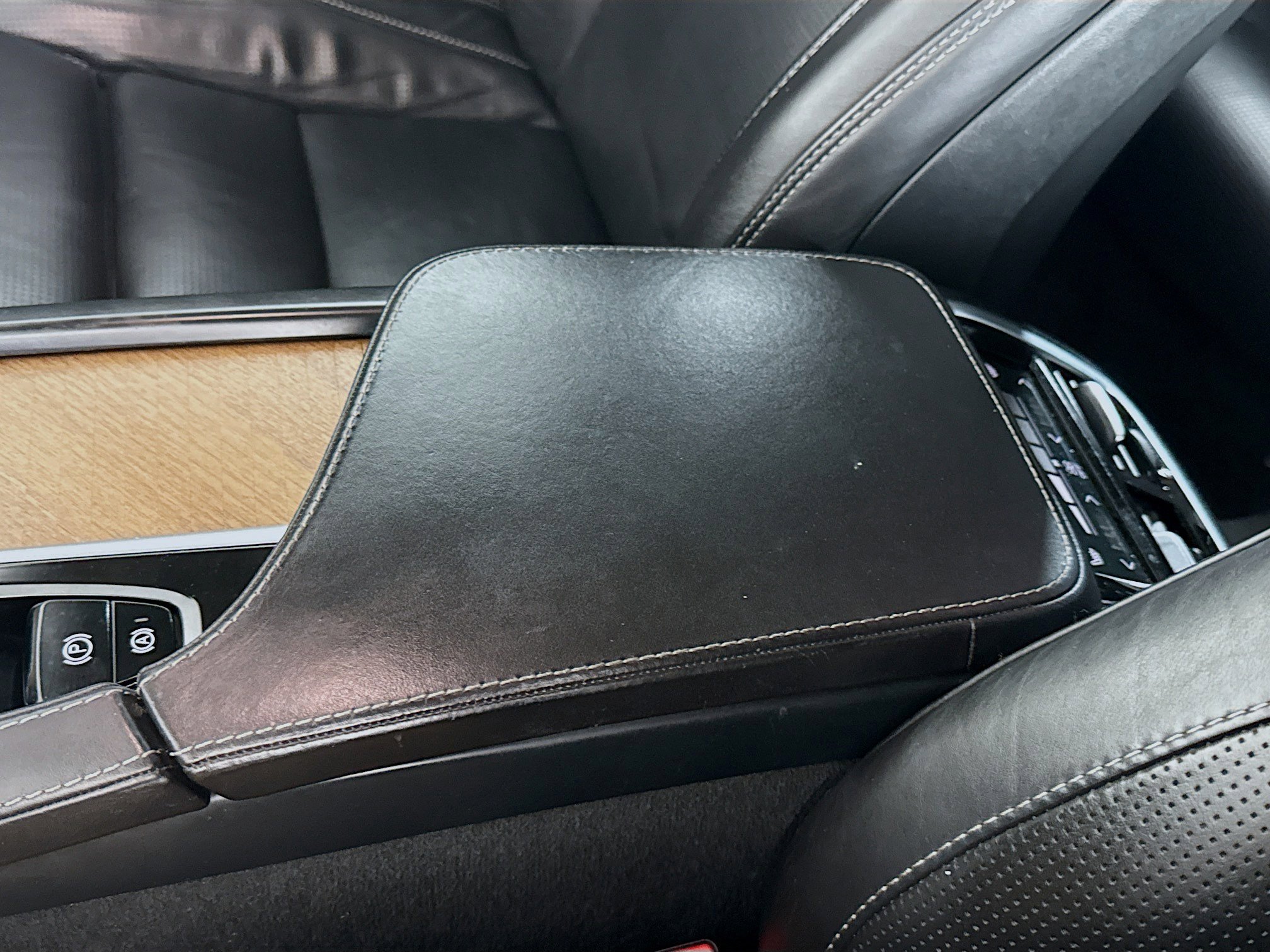 Used 2017 Volvo S90 T6 Inscription w/ Vision Package image 18