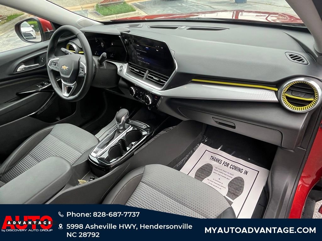 Used 2024 Chevrolet Trax LT w/ Driver Confidence Package FWD image 29