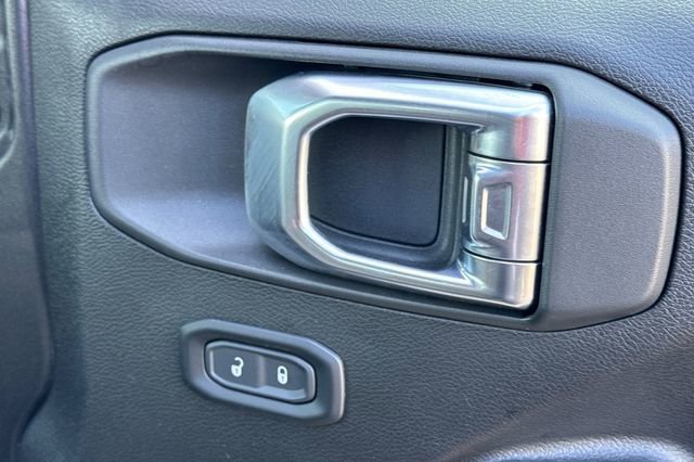 Used 2025 Jeep Gladiator Rubicon w/ Convenience Group image 22