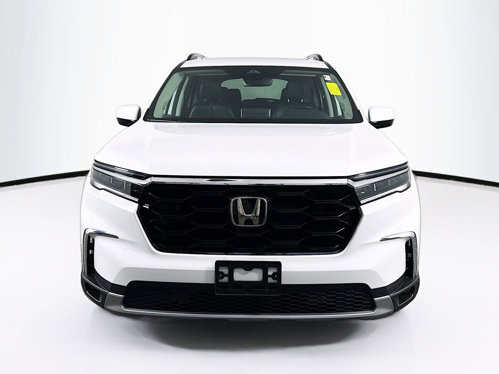 Used 2023 Honda Pilot Touring image 2