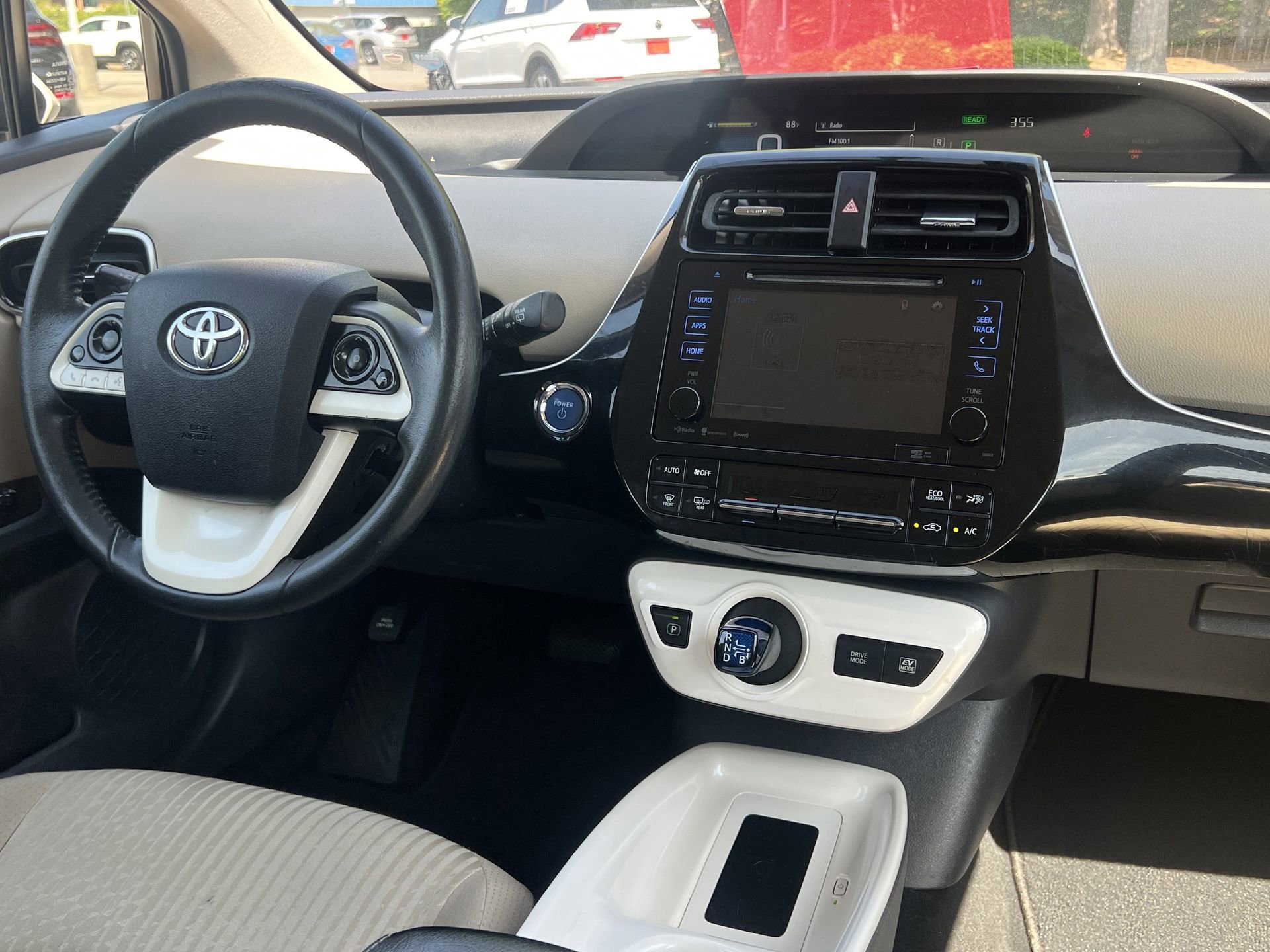 Used 2016 Toyota Prius Four image 3