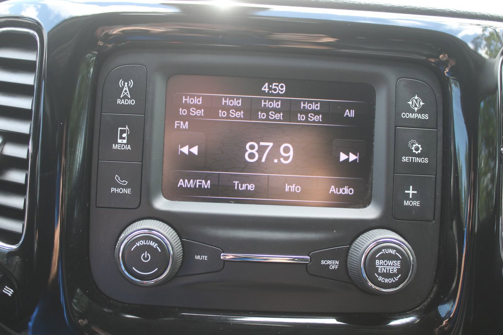 Used 2018 Jeep Compass Altitude image 37