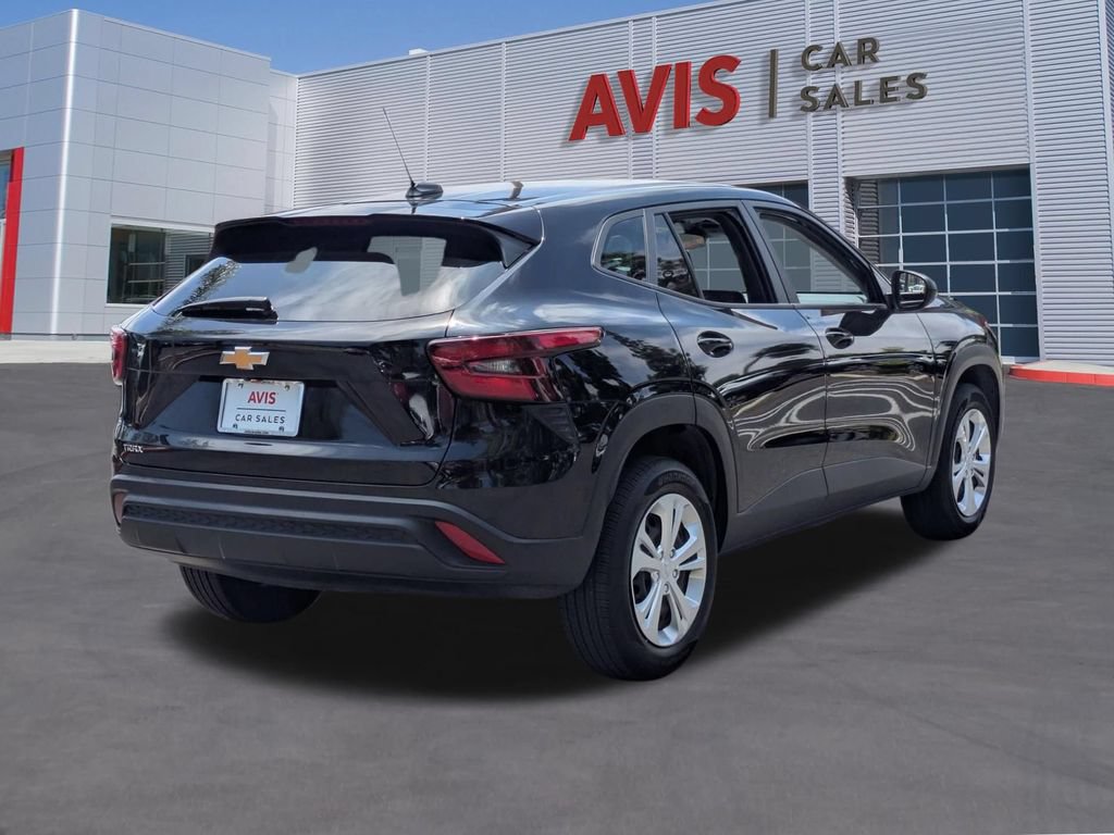 Used 2025 Chevrolet Trax LS FWD image 6