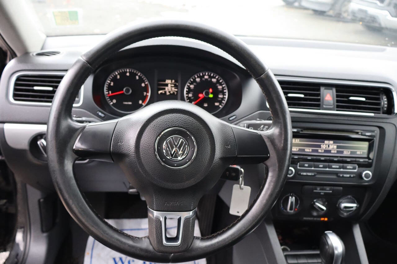 Used 2013 Volkswagen Jetta SE image 12
