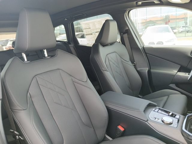 New 2025 BMW X3 xDrive30 w/ Convenience Package AWD/4WD image 17