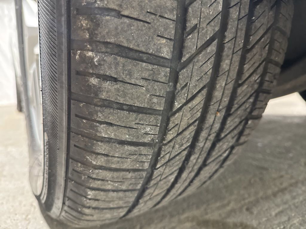 Used 2023 Jeep Grand Cherokee L Laredo w/ Luxury Tech Group I RWD image 40