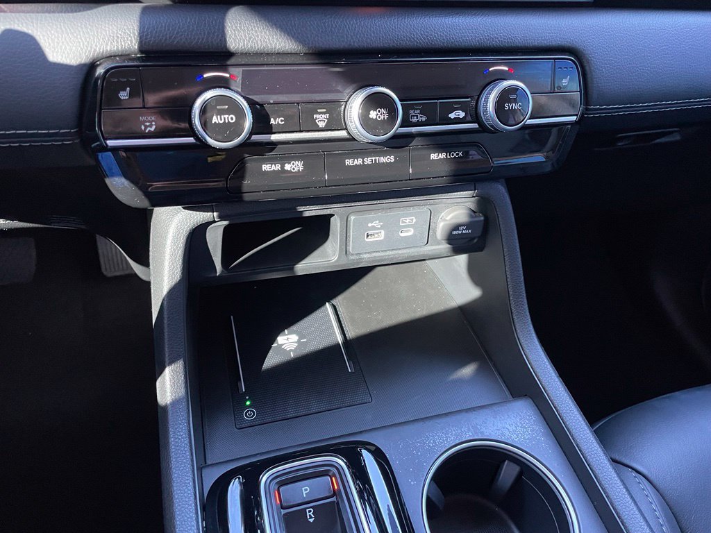 Certified 2025 Honda Pilot Touring image 18