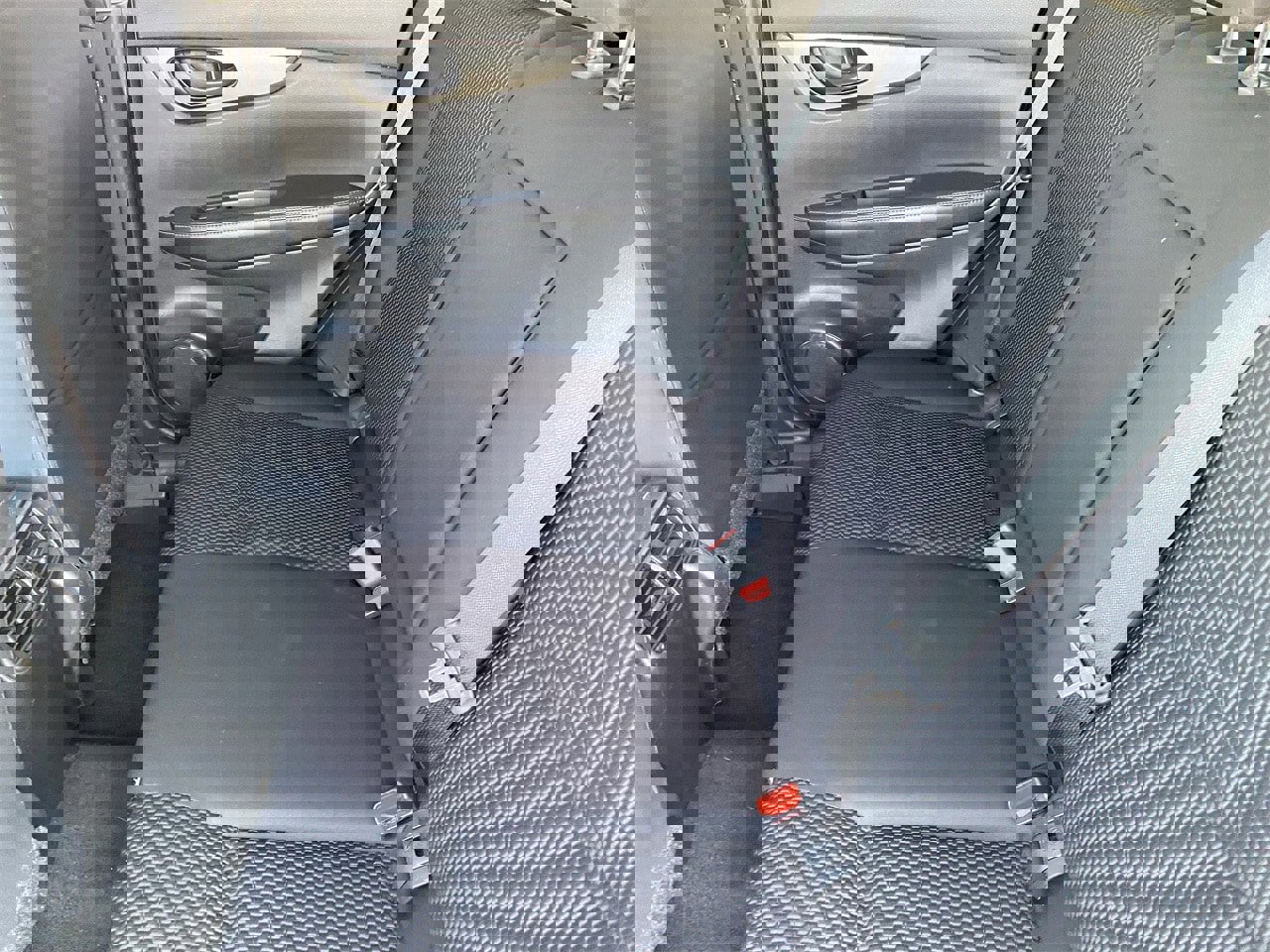 Used 2021 Nissan Rogue Sport S image 18