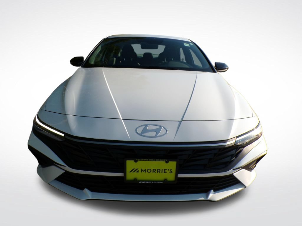 Certified 2025 Hyundai Elantra Sport FWD image 10