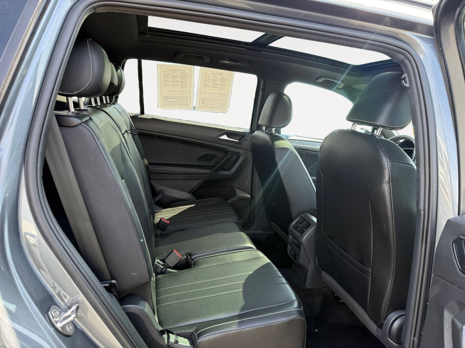 Certified 2023 Volkswagen Tiguan SE R-Line FWD image 18