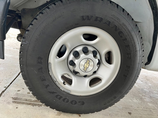 Used 2021 Chevrolet Express 2500 Extended w/ Driver Convenience Package image 12