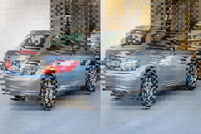 Used 2013 Mercedes-Benz SLK 250 image 13