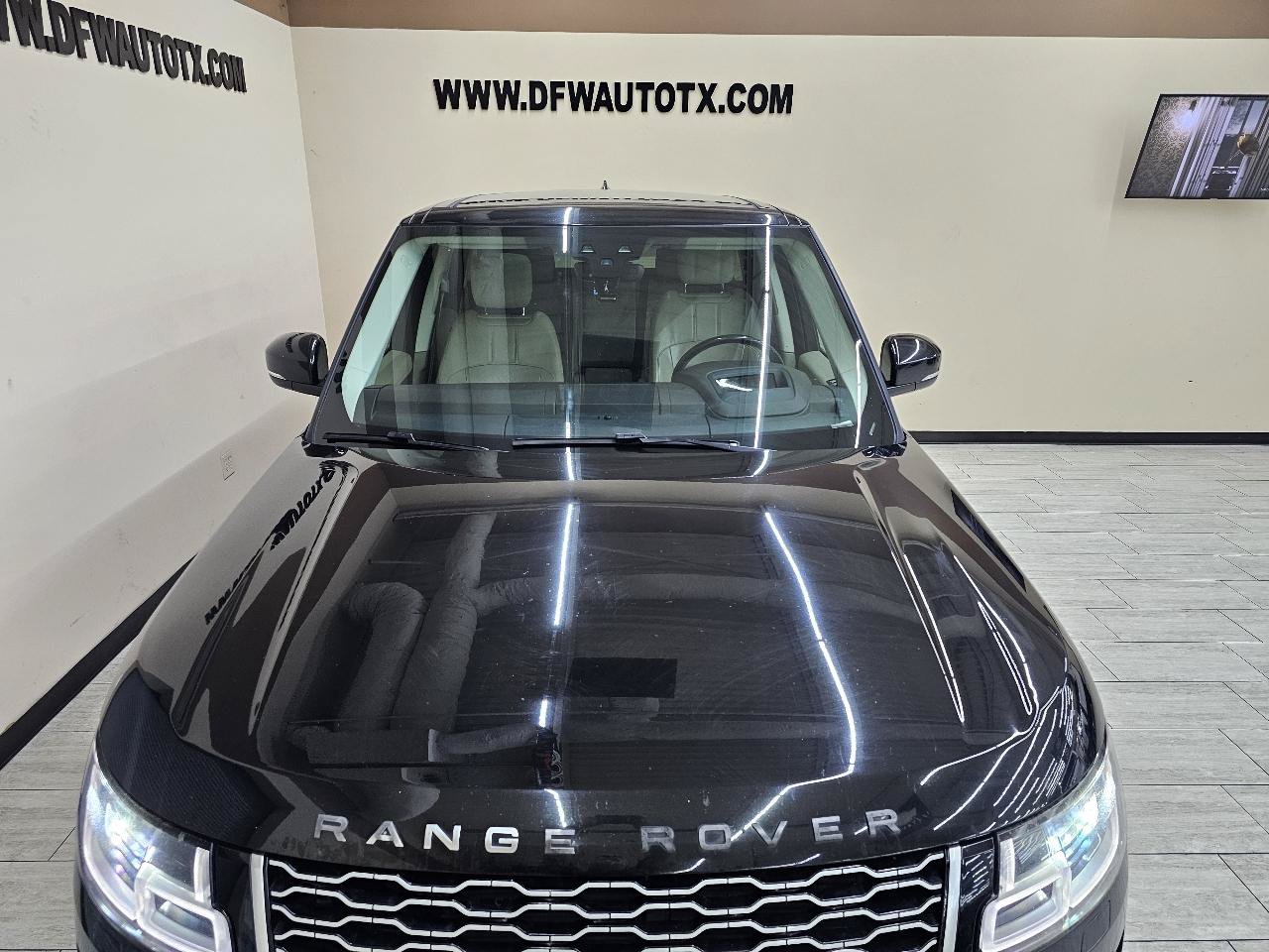 Used 2018 Land Rover Range Rover HSE AWD/4WD image 4