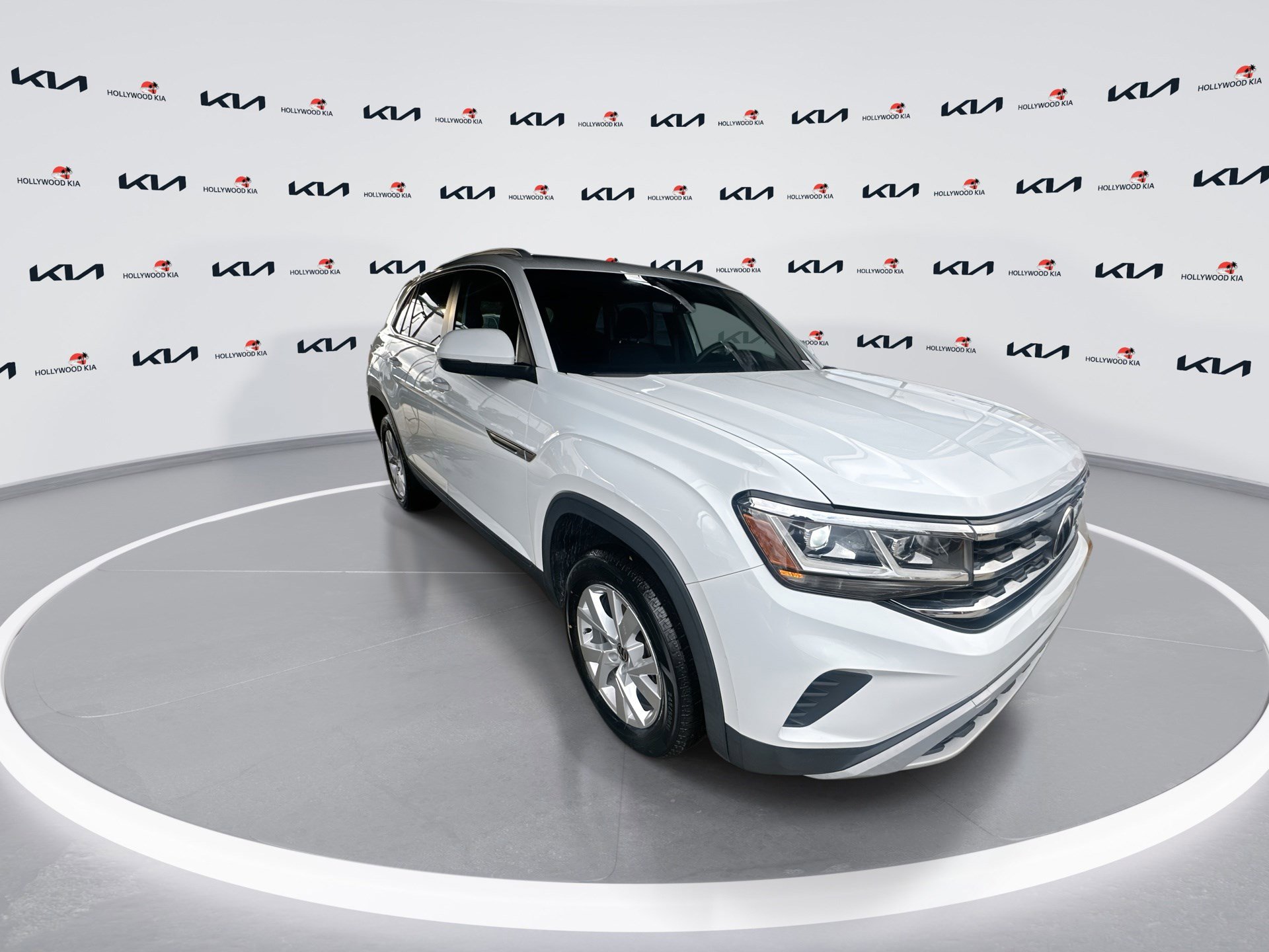 Used 2021 Volkswagen Atlas Cross Sport S image 2