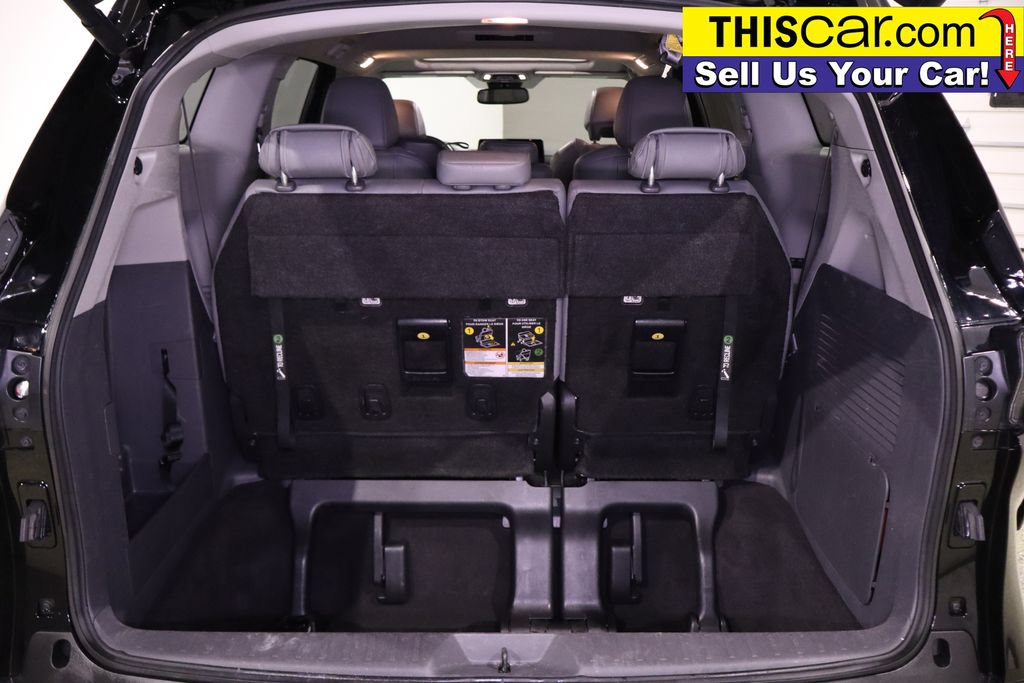 Used 2023 Toyota Sienna XLE FWD image 35