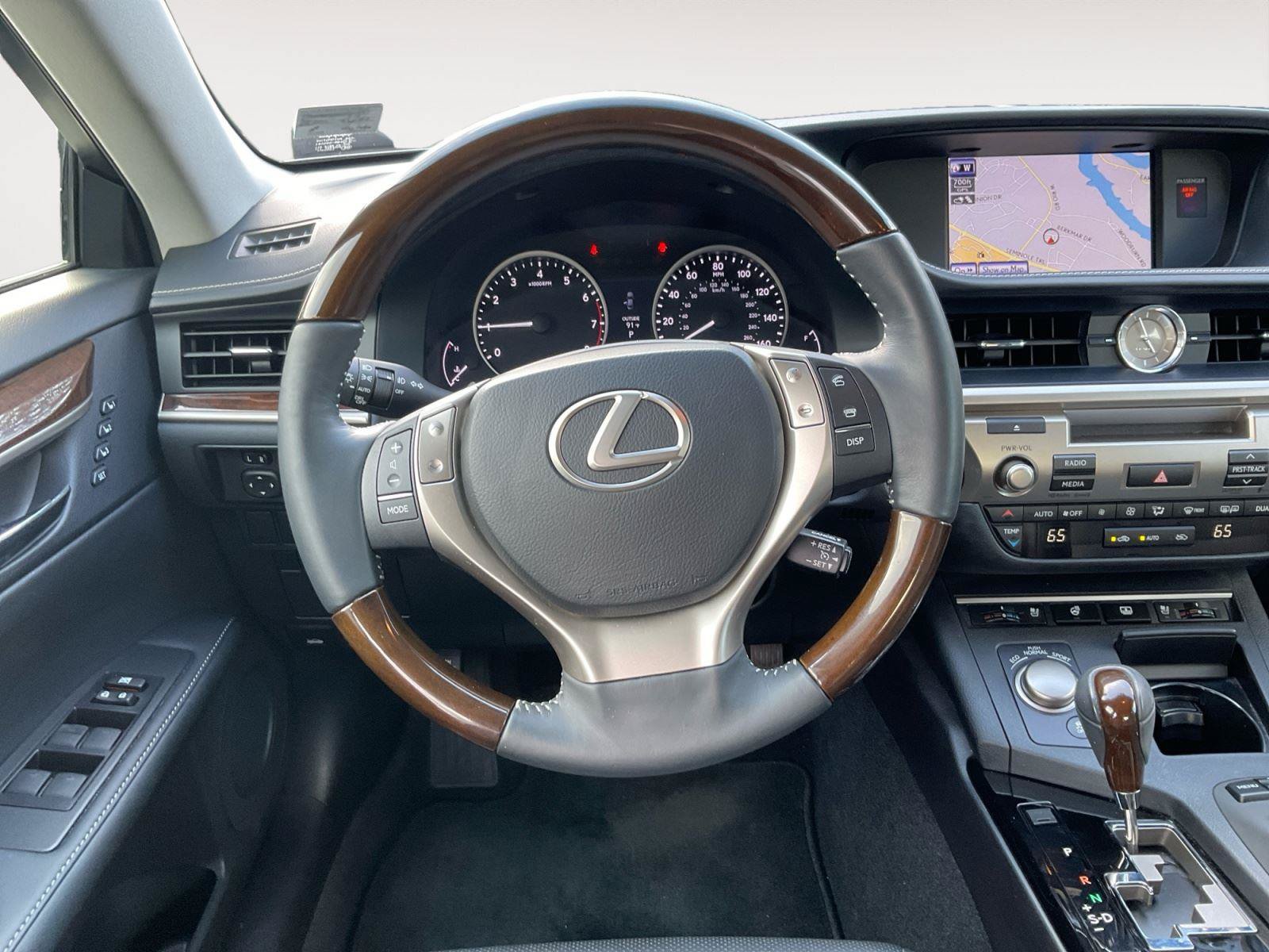 Used 2014 Lexus ES 350 w/ Luxury Package FWD image 11