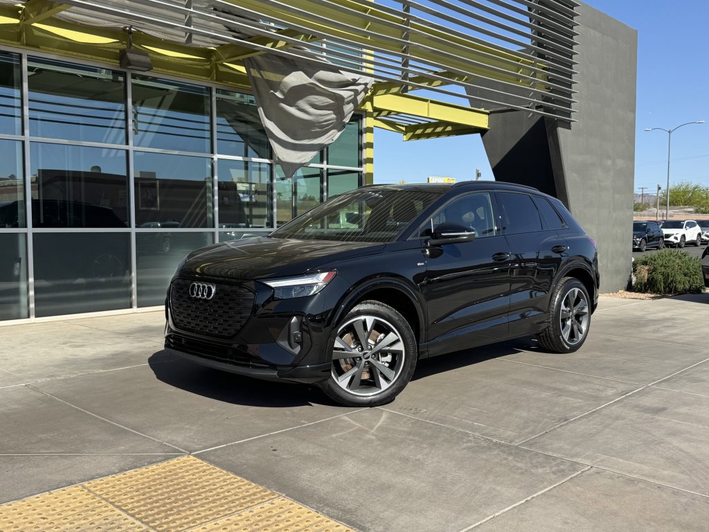 Used 2024 Audi Q4 e-tron Premium Plus w/ Premium Plus image 1