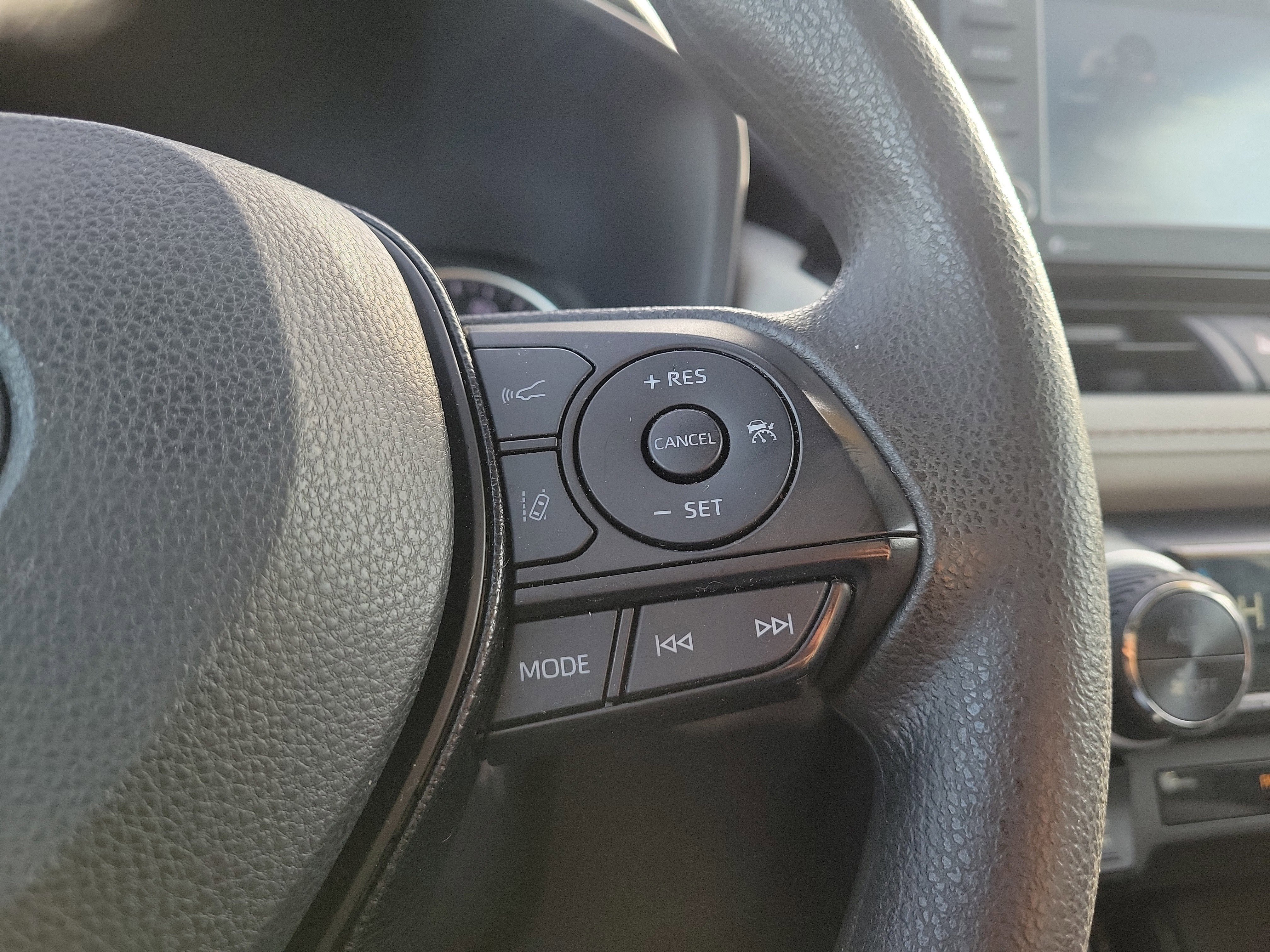 Used 2021 Toyota RAV4 XLE image 21