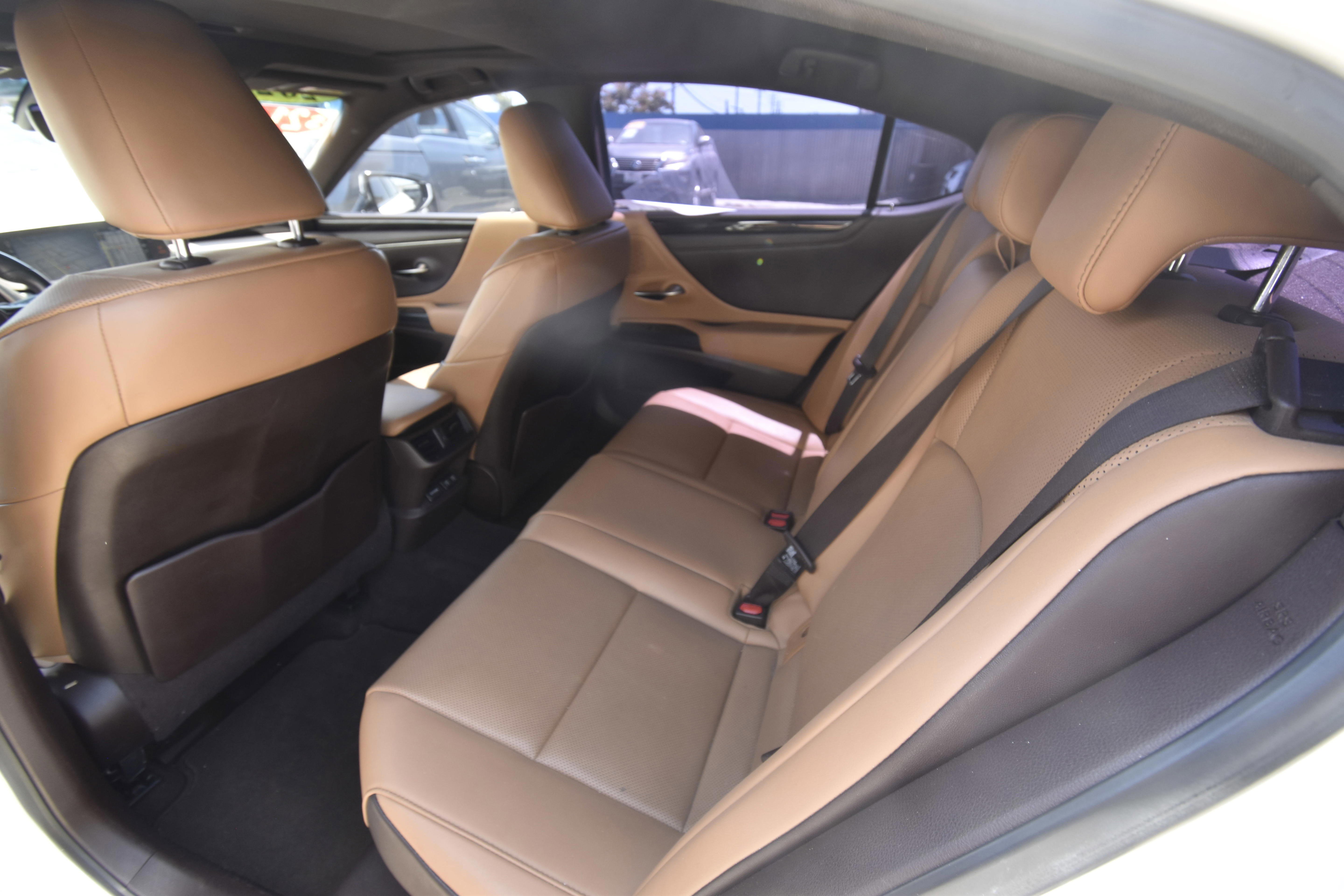 Used 2021 Lexus ES 300h w/ Premium Package FWD image 8