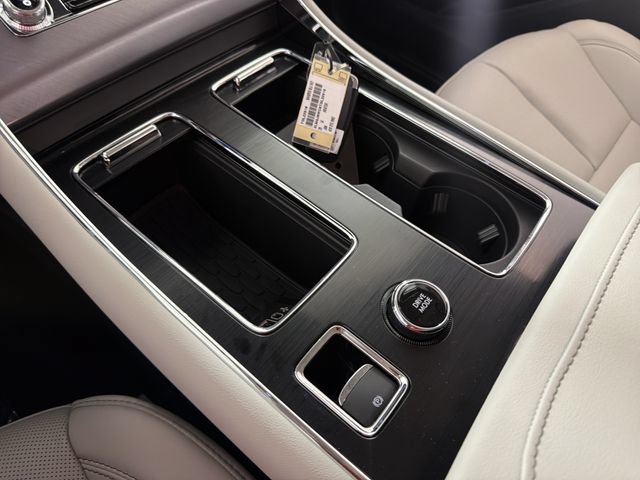New 2026 Lincoln Aviator 2WD w/ Jet Appearance Package image 9