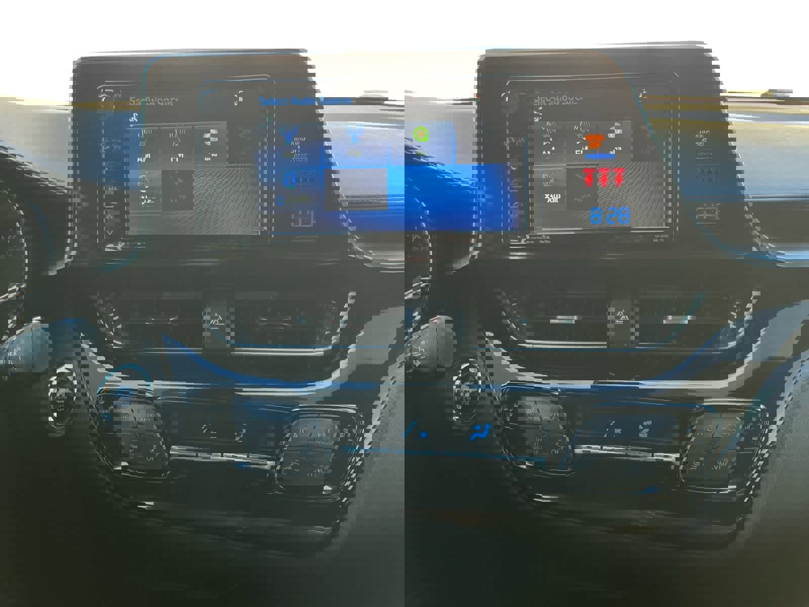 Used 2018 Toyota C-HR XLE image 10