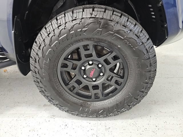 Used 2023 Toyota 4Runner TRD Off-Road Premium w/ Off Road Premium Plus Package AWD/4WD image 9