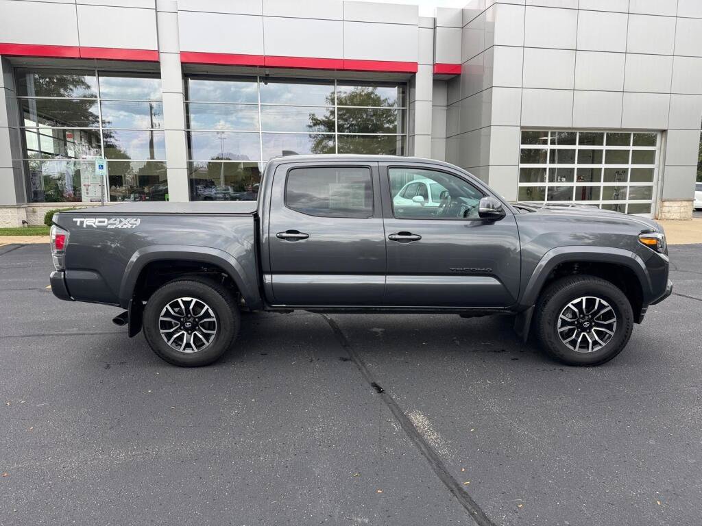 Certified 2022 Toyota Tacoma TRD Sport AWD/4WD image 2
