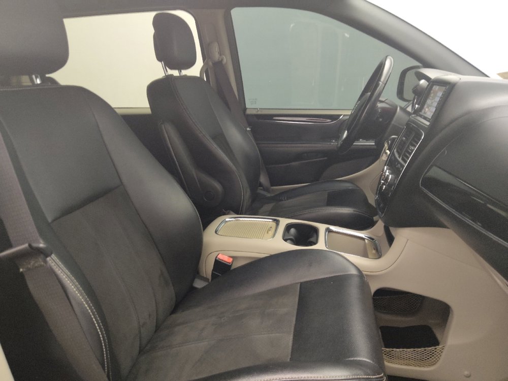 Used 2019 Dodge Grand Caravan SXT FWD image 21