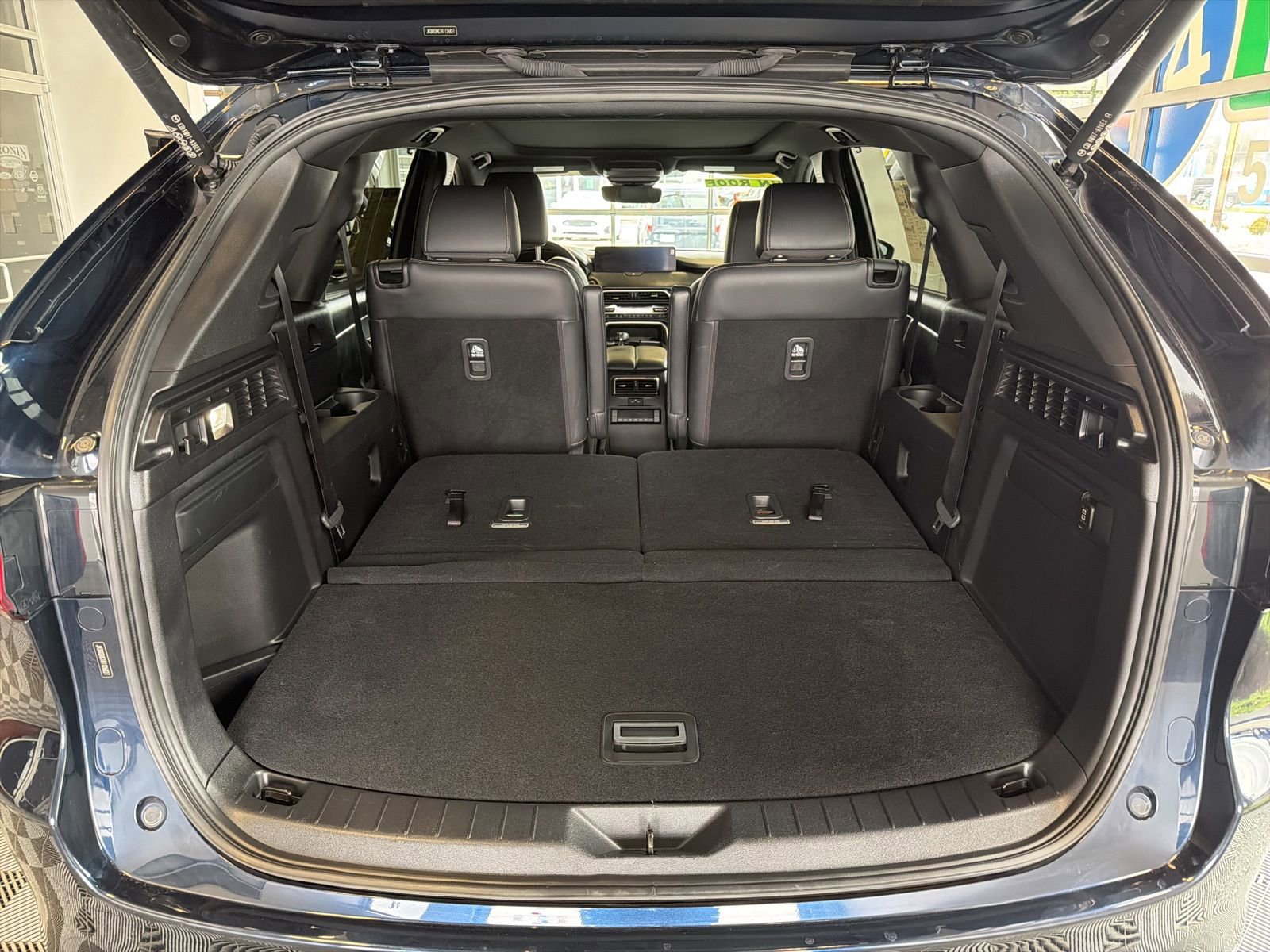 Used 2024 MAZDA CX-90 3.3 Turbo S w/ Premium Package image 12