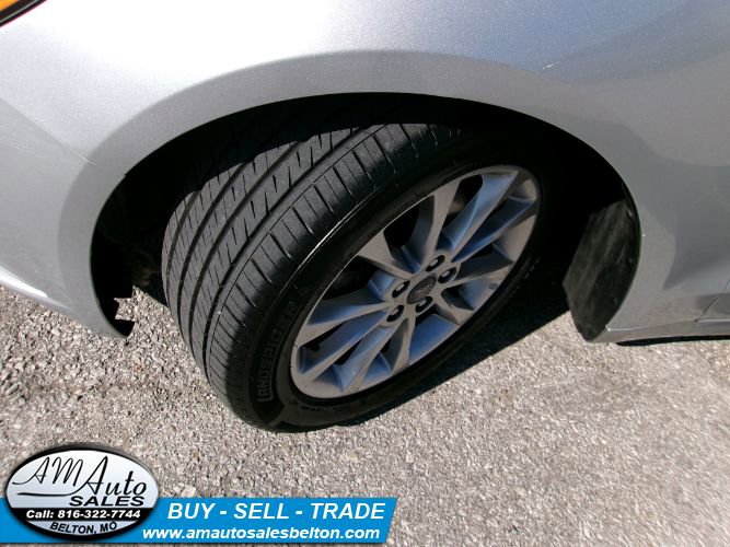 Used 2017 Ford Fusion SE image 23