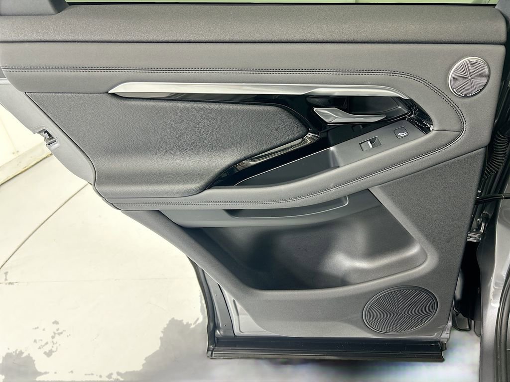 Used 2020 Land Rover Range Rover Evoque SE image 25