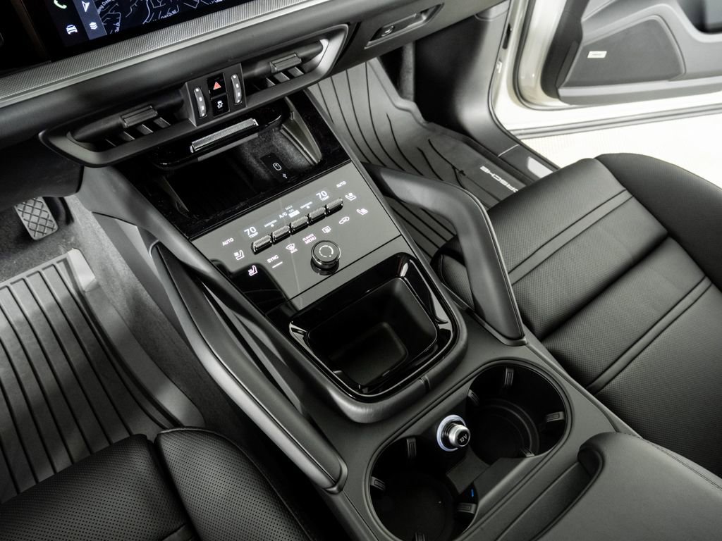 New 2026 Porsche Cayenne image 17