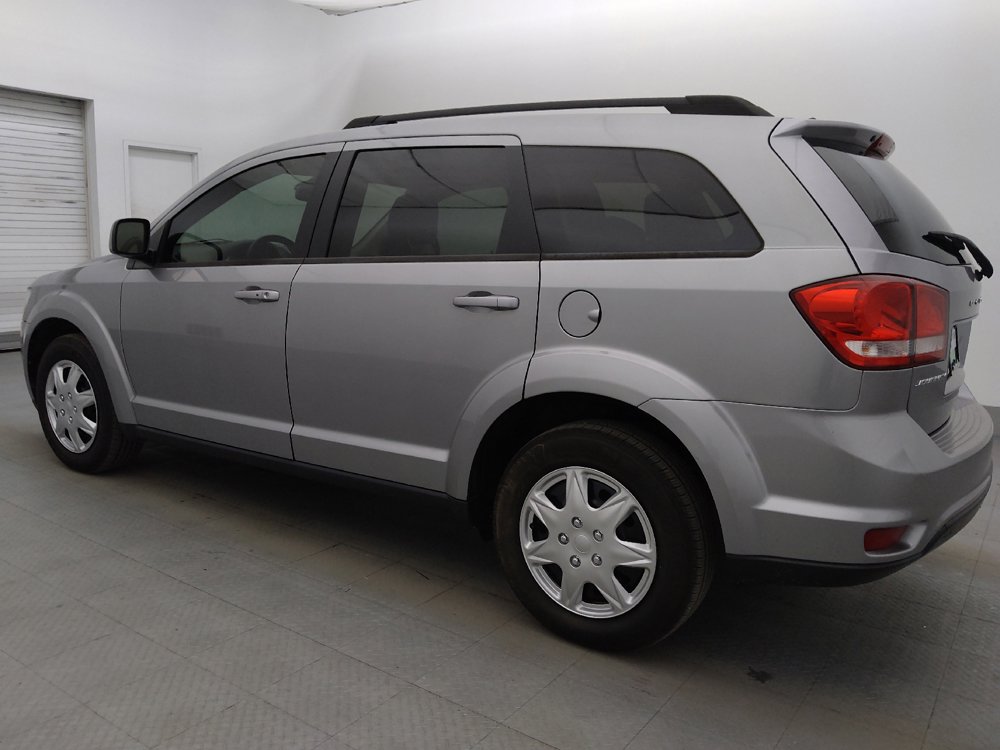 Used 2019 Dodge Journey SE w/ Connectivity Group FWD image 3