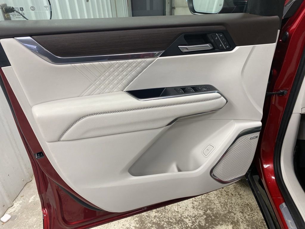 Certified 2024 GMC Acadia Denali w/ Super Cruise Package image 33