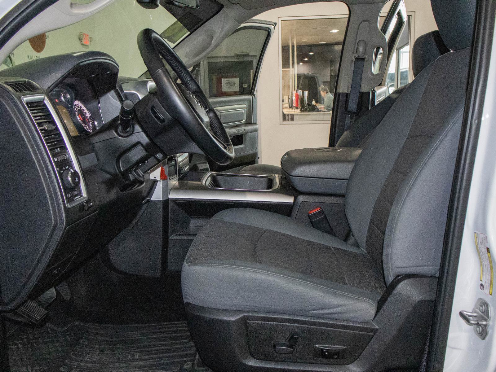 Used 2018 RAM 2500 Big Horn w/ Harvest Edition image 7