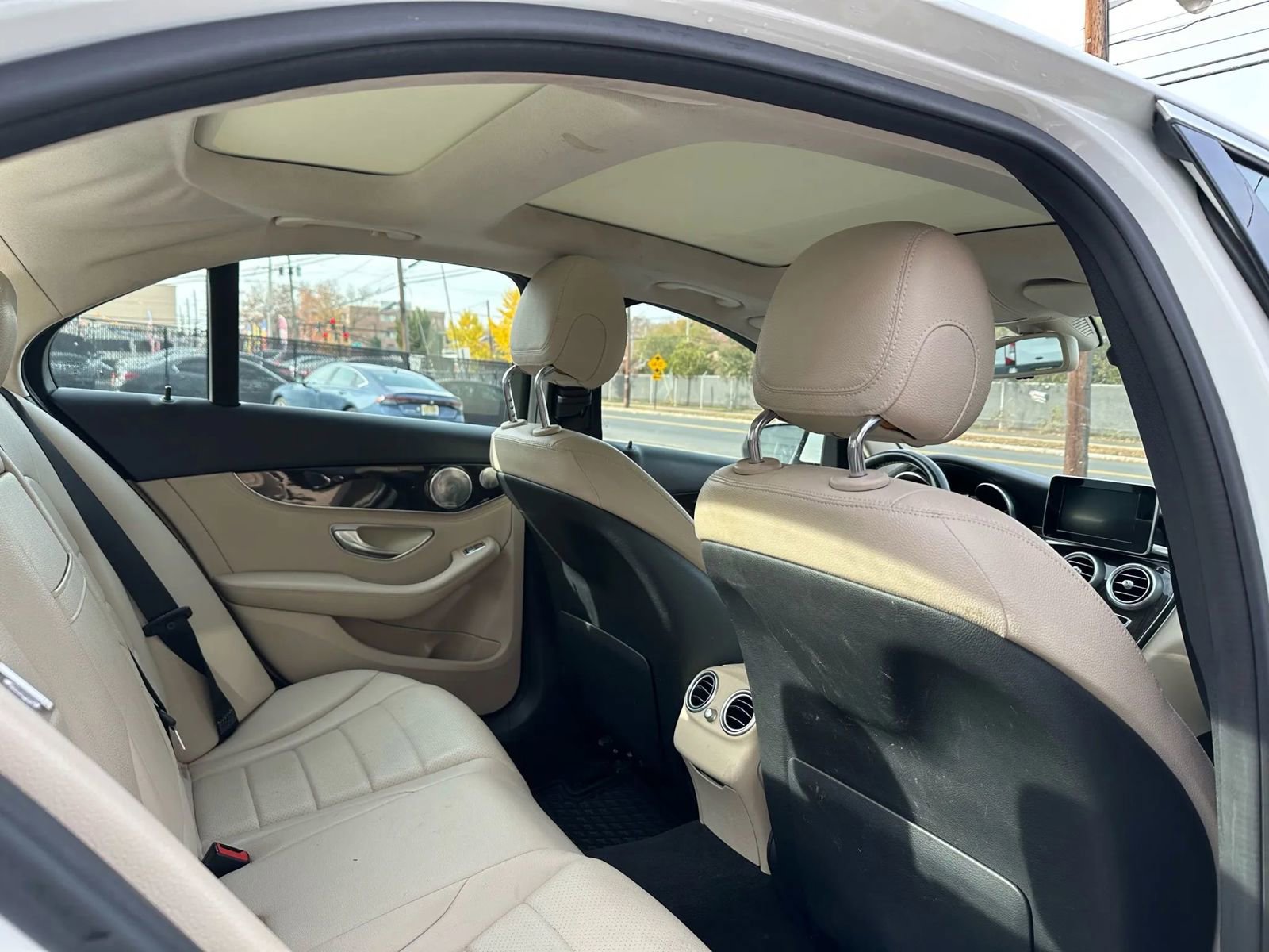 Used 2015 Mercedes-Benz C 300 4MATIC Sedan image 15