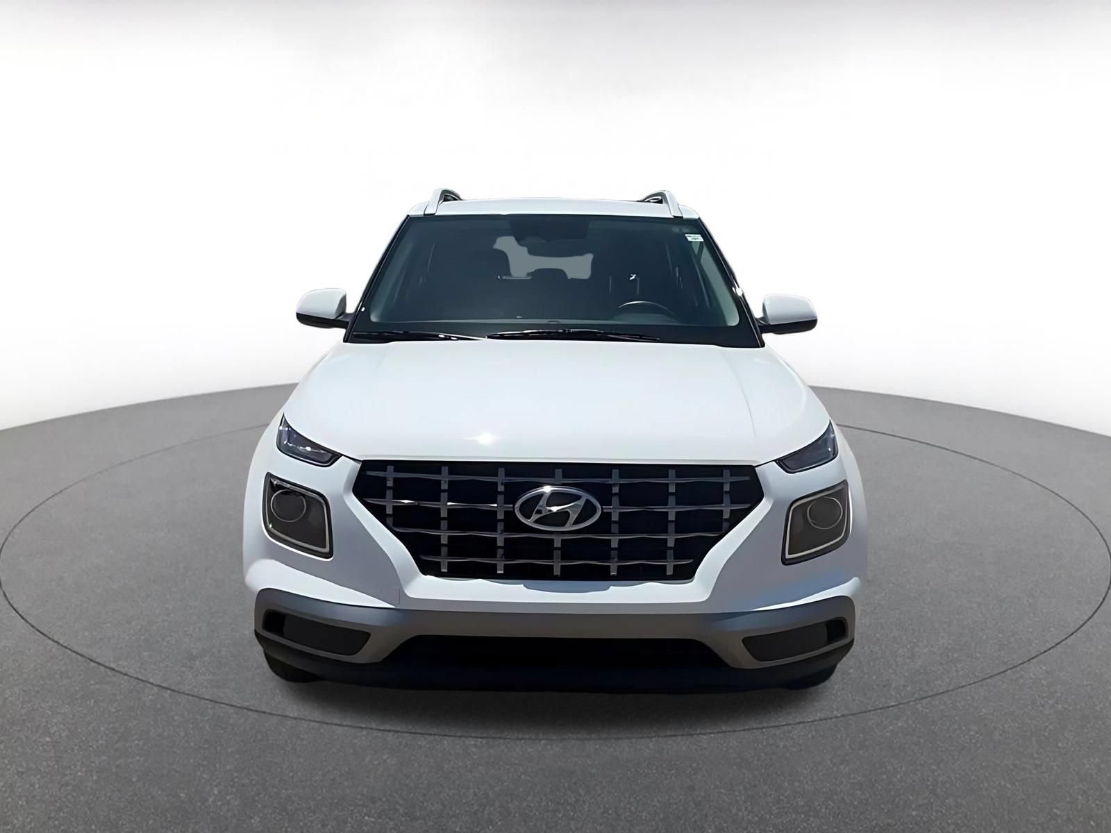 Used 2026 Hyundai Venue SEL FWD image 8