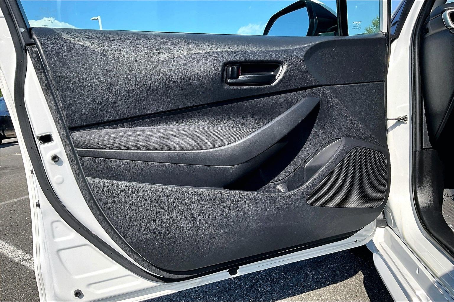 Used 2023 Toyota Corolla LE FWD image 21