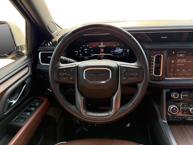 Used 2023 GMC Yukon Denali Ultimate AWD/4WD image 13