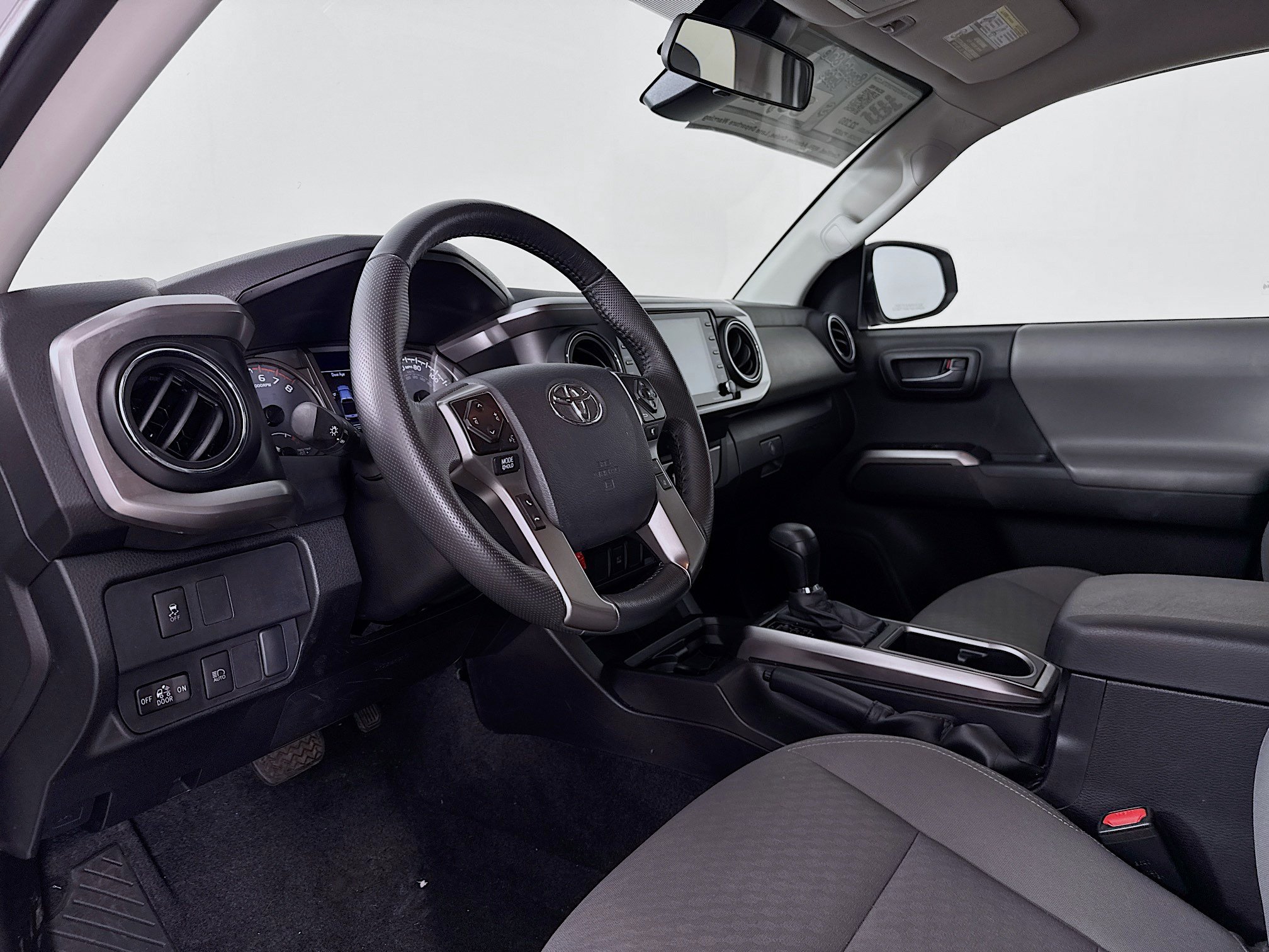 Certified 2023 Toyota Tacoma SR5 w/ SR5 Appearance Package RWD image 9