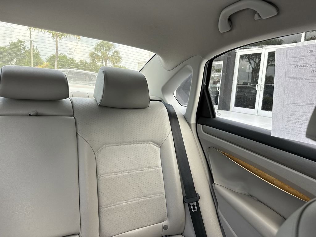 Used 2014 Volkswagen Passat 1.8T SE FWD image 19