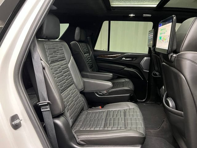 Certified 2024 Cadillac Escalade Premium Luxury Platinum AWD/4WD image 18