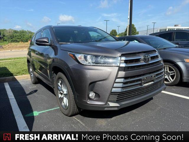 Certified 2018 Toyota Highlander Limited w/ Carpet Mat Package (TMS) AWD/4WD image 1